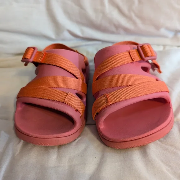 Kids CHACO Sandals Size 1 - Picture 3 of 9